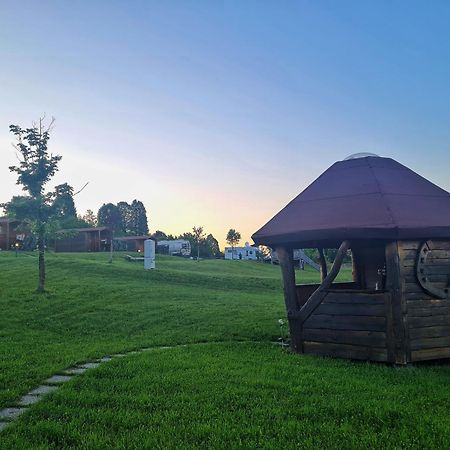 Hotel Camp The Sunrise Hill Pivka Exterior foto