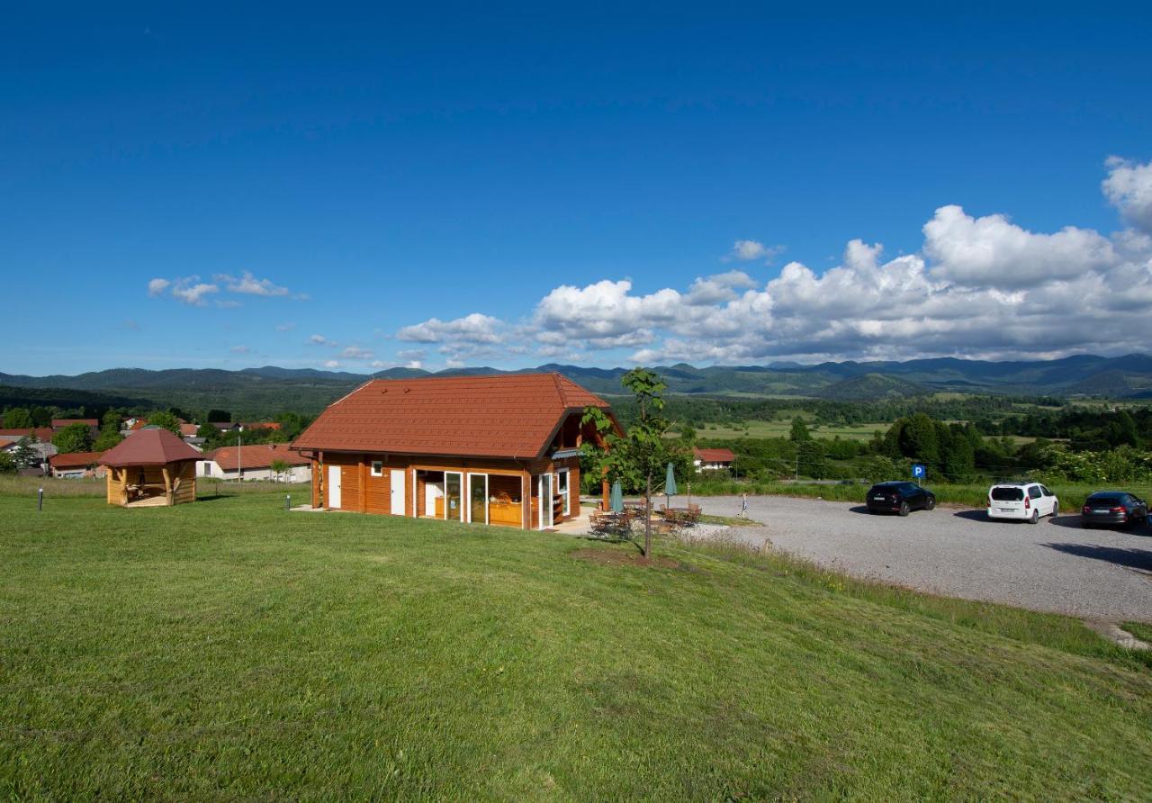 Hotel Camp The Sunrise Hill Pivka Exterior foto