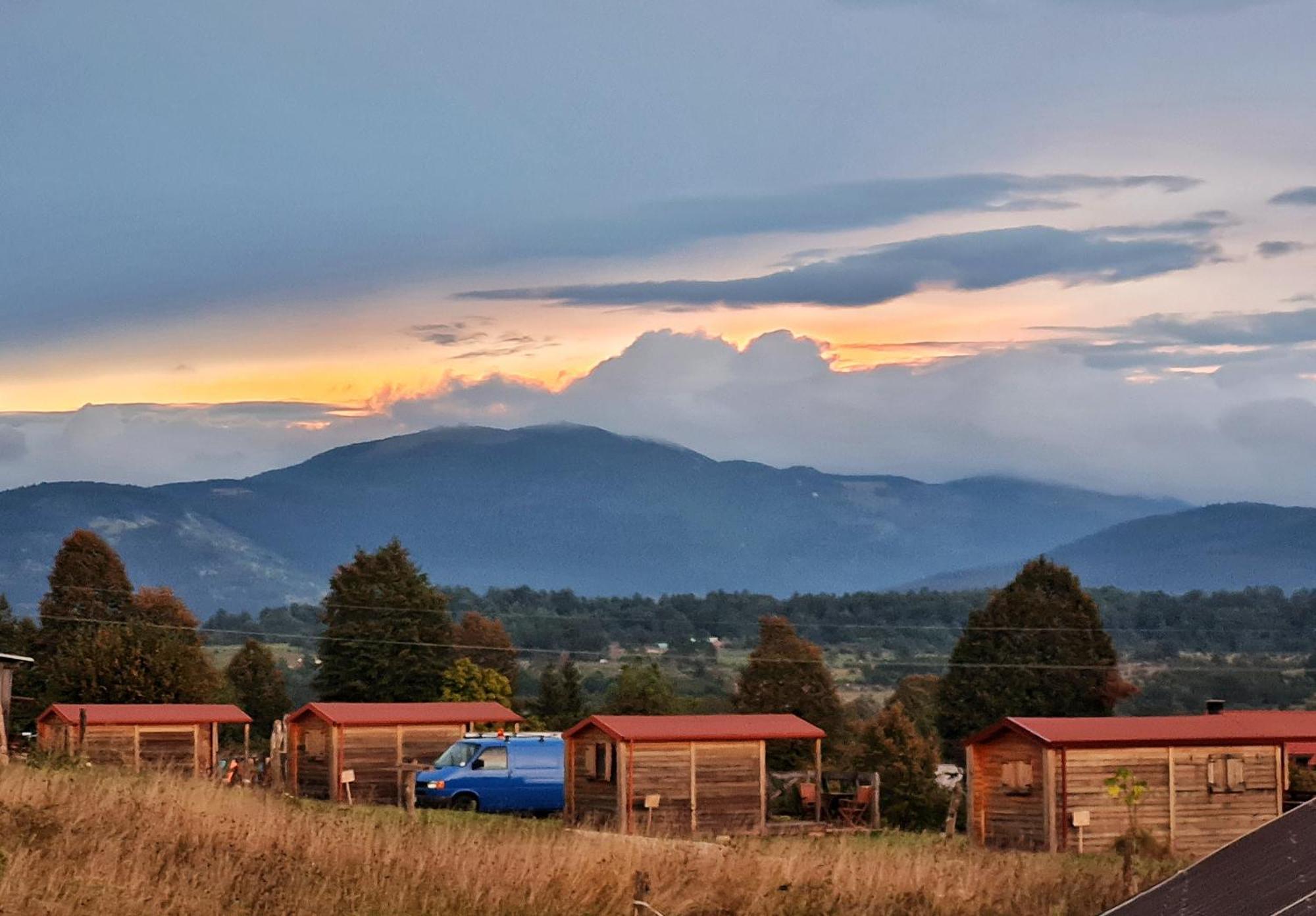 Hotel Camp The Sunrise Hill Pivka Exterior foto