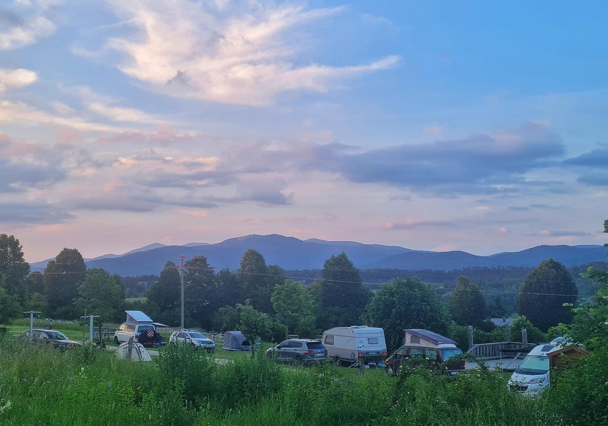 Hotel Camp The Sunrise Hill Pivka Exterior foto