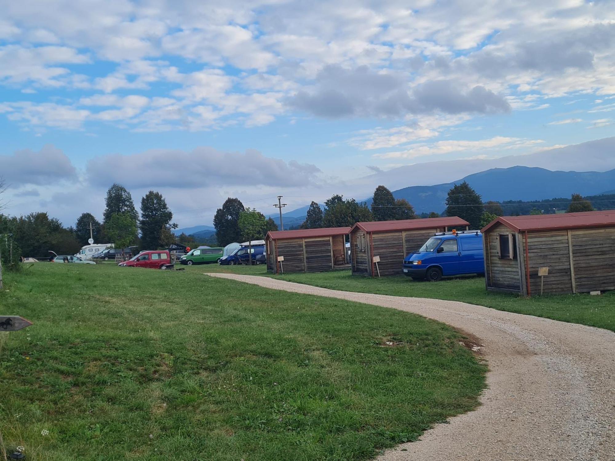 Hotel Camp The Sunrise Hill Pivka Exterior foto